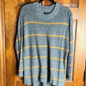 American Eagle Jegging Fit Sweater